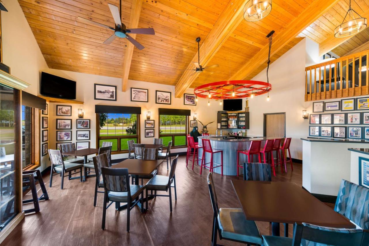 Best Western Derby Inn Eagle River Bagian luar foto