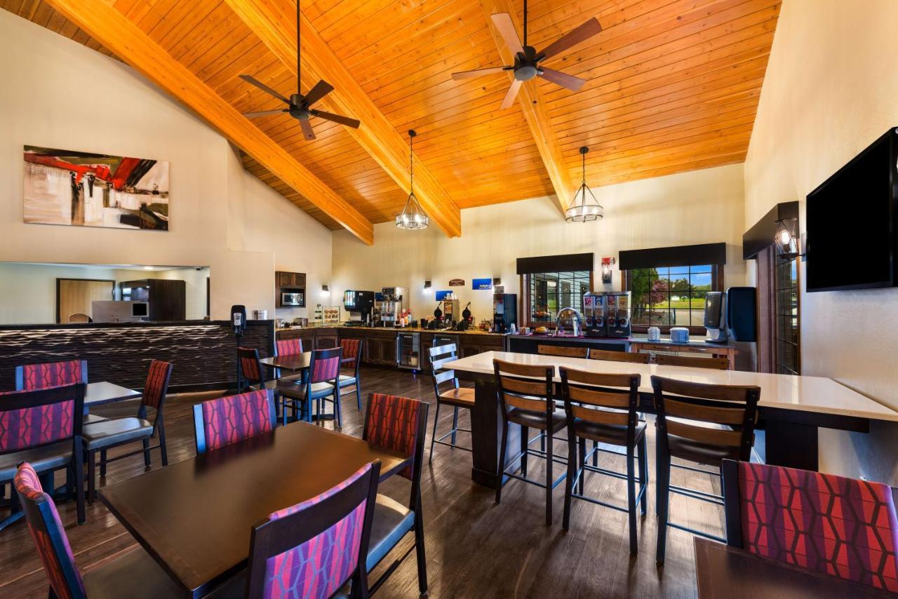Best Western Derby Inn Eagle River Bagian luar foto