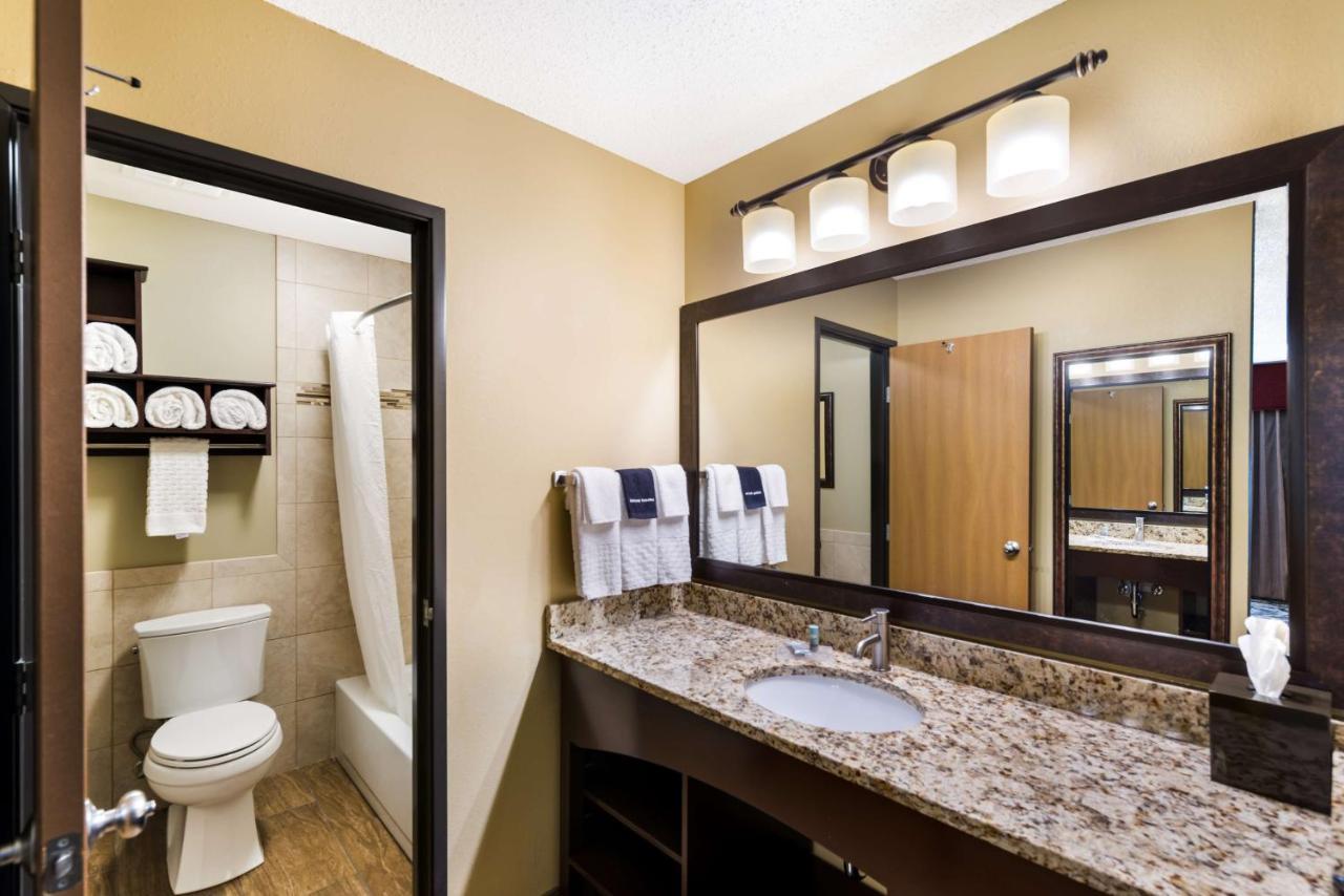 Best Western Derby Inn Eagle River Bagian luar foto