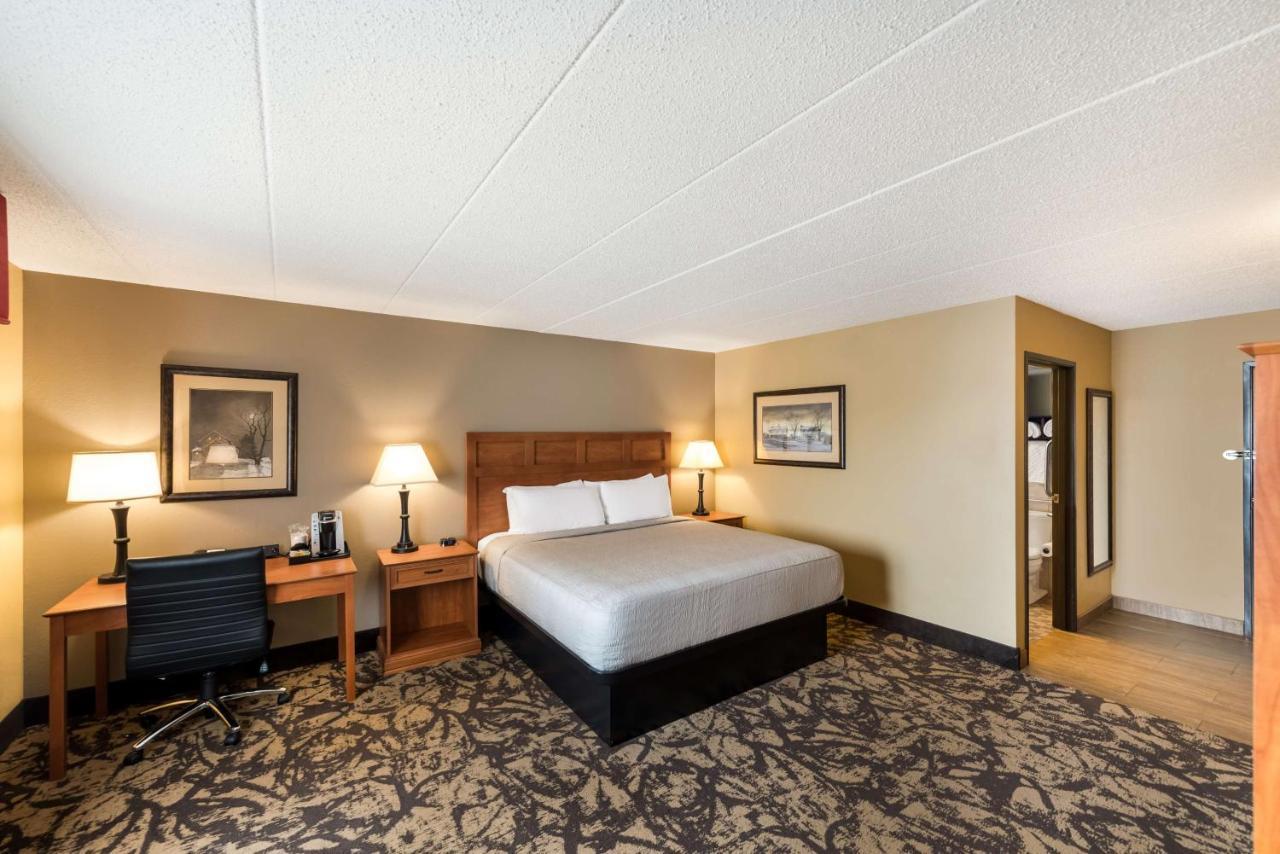 Best Western Derby Inn Eagle River Bagian luar foto