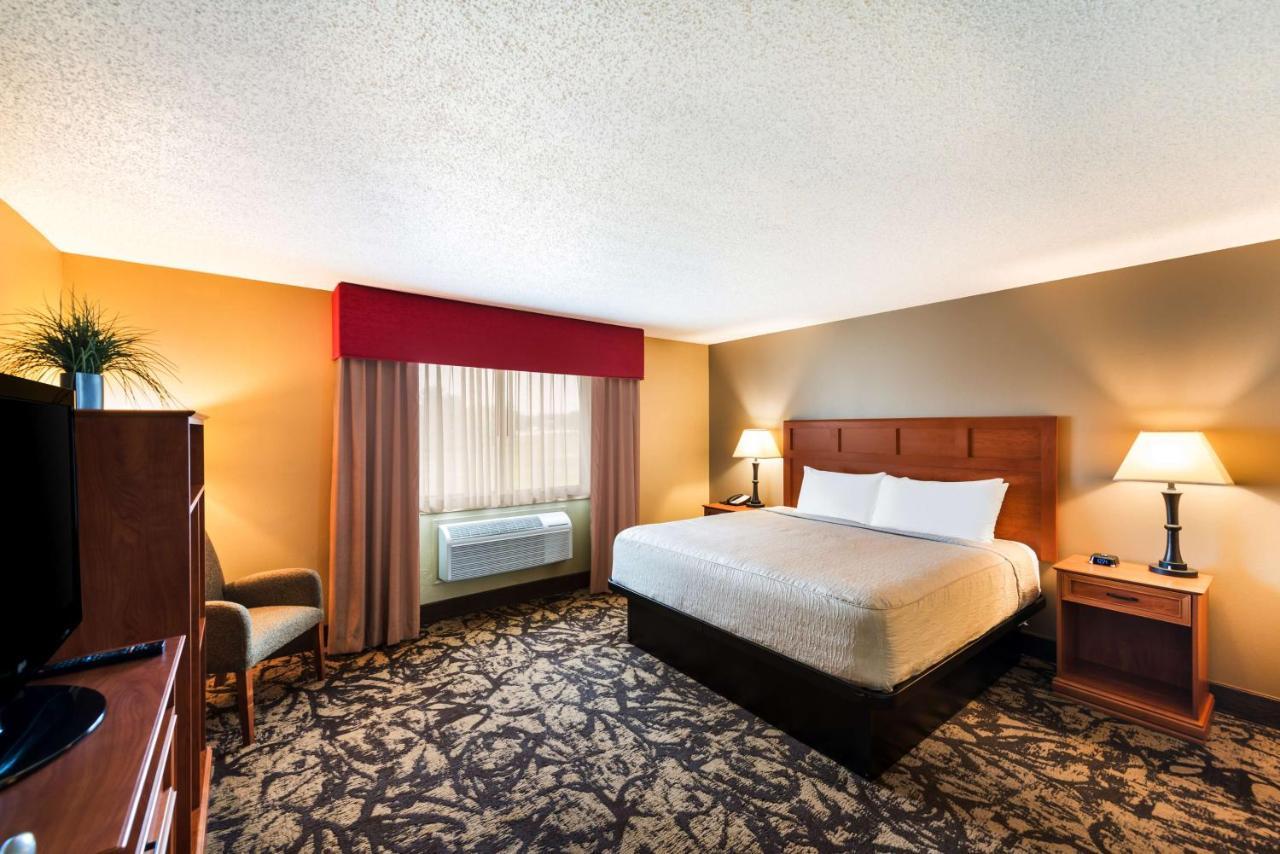 Best Western Derby Inn Eagle River Bagian luar foto