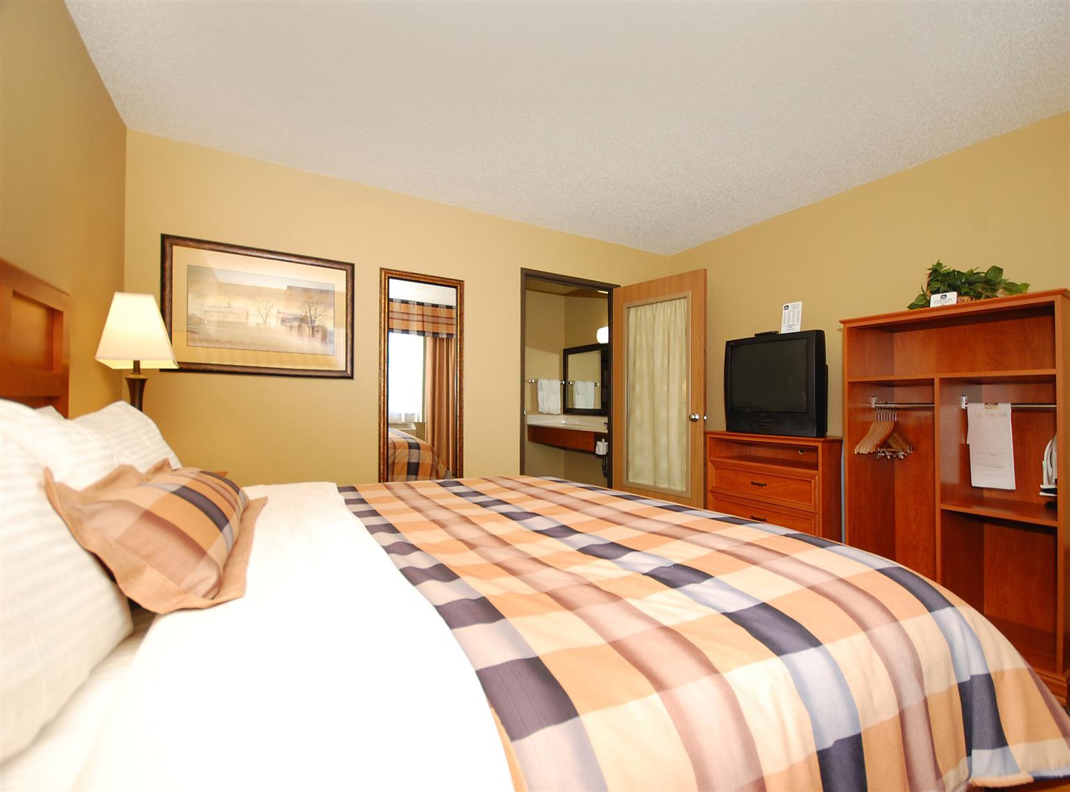 Best Western Derby Inn Eagle River Ruang foto