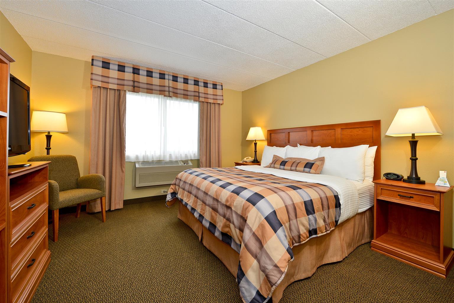 Best Western Derby Inn Eagle River Bagian luar foto