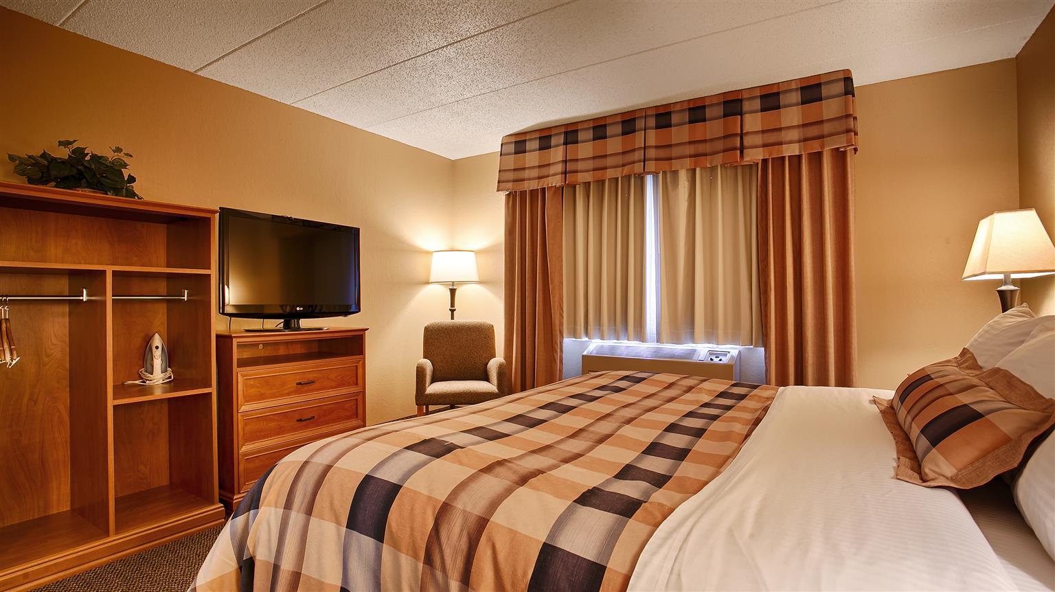 Best Western Derby Inn Eagle River Bagian luar foto