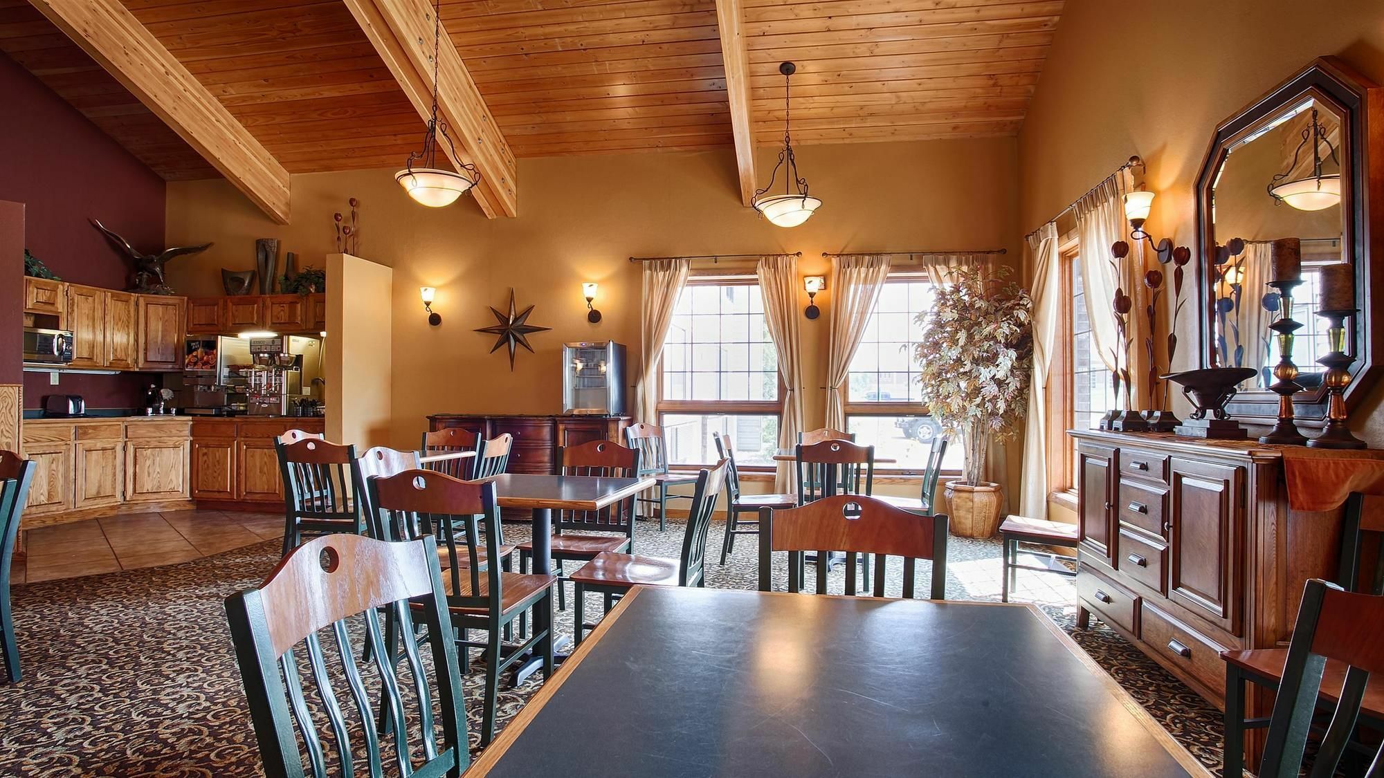 Best Western Derby Inn Eagle River Bagian luar foto