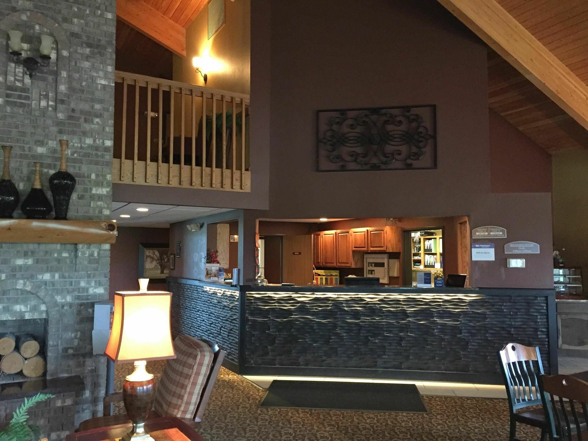 Best Western Derby Inn Eagle River Bagian luar foto