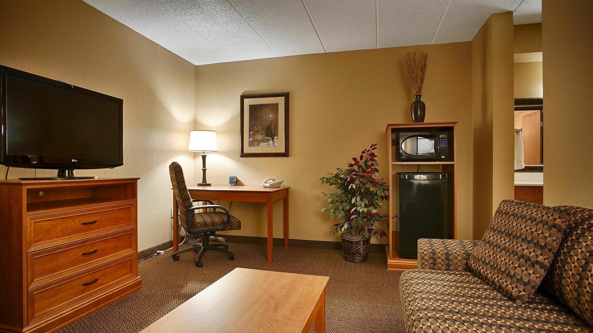 Best Western Derby Inn Eagle River Bagian luar foto