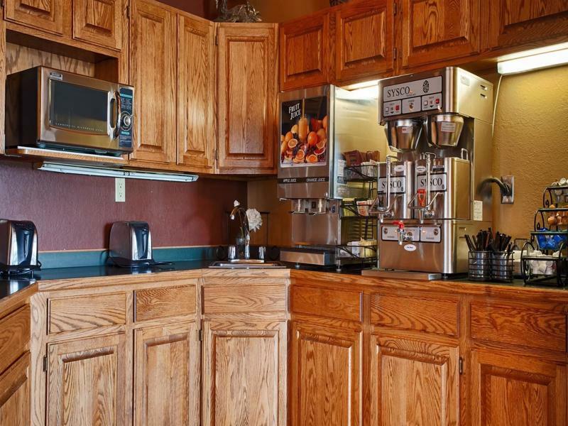 Best Western Derby Inn Eagle River Bagian luar foto